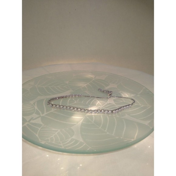 Swavorkski crystals tennis bracelet - Picture 3 of 9